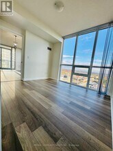 5025 Four Springs Ave in Mississauga, ON - Building Photo - Building Photo