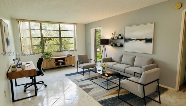 9430 Tangerine Pl in Davie, FL - Building Photo - Building Photo