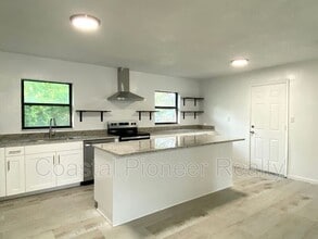 1612 E 33rd Ave in Tampa, FL - Building Photo - Building Photo