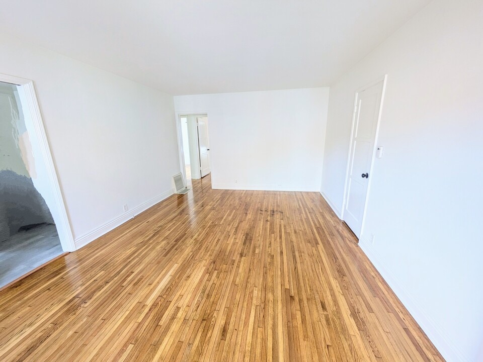 5326 Kinston Ave, Unit 5326 in Culver City, CA - Foto de edificio