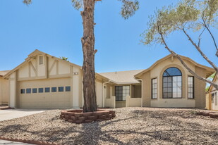 831 Anchor Dr in Henderson, NV - Building Photo