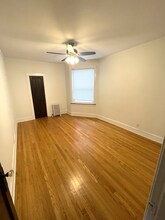 2433 W Dakin St, Unit Unit 2 in Chicago, IL - Foto de edificio - Building Photo