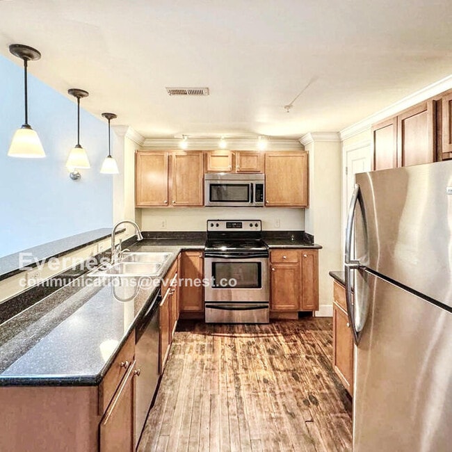 property at 525 E Grace St