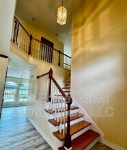 1398 S Brentwood Dr in Olathe, KS - Foto de edificio - Building Photo