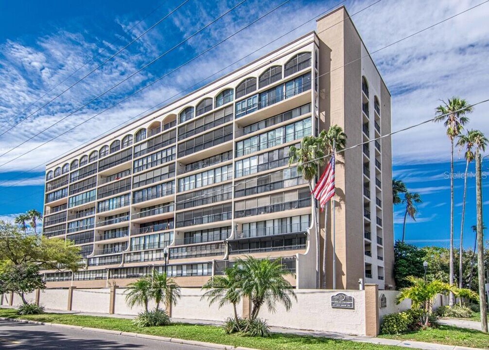 3211 W Swann Ave in Tampa, FL - Building Photo
