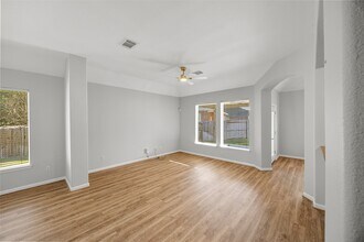 12322 W Elizabeth Shore Loop in Cypress, TX - Building Photo - Building Photo