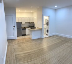 172 Newbury St, Unit 4 in Boston, MA - Building Photo