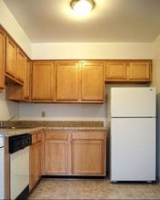 Merrimac Crossing Apartment Homes in Williamsburg, VA - Building Photo - Interior Photo