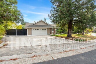 3065 Cerro Cir in Rocklin, CA - Building Photo - Building Photo