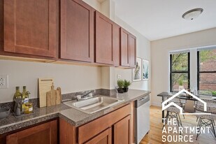 3817 N Fremont St, Unit w2 in Chicago, IL - Building Photo