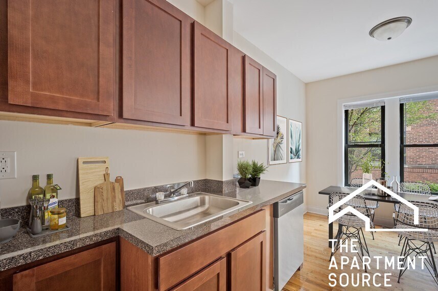 3817 N Fremont St, Unit w2 in Chicago, IL - Building Photo