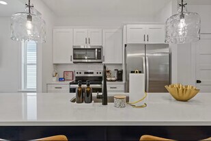 2511 Whites Creek Pike in Nashville, TN - Building Photo