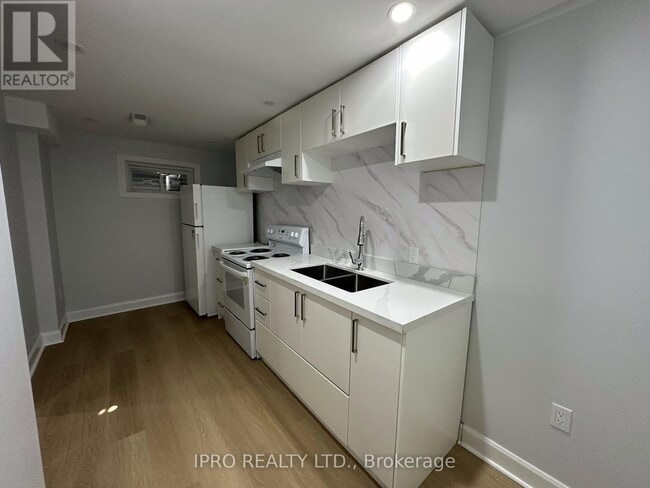 property at 35 Shalom Crescent