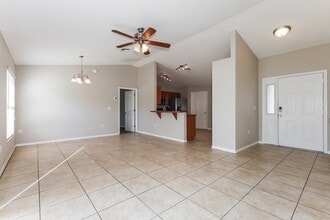 4619 Great Blue Heron Dr in Lakeland, FL - Building Photo - Building Photo