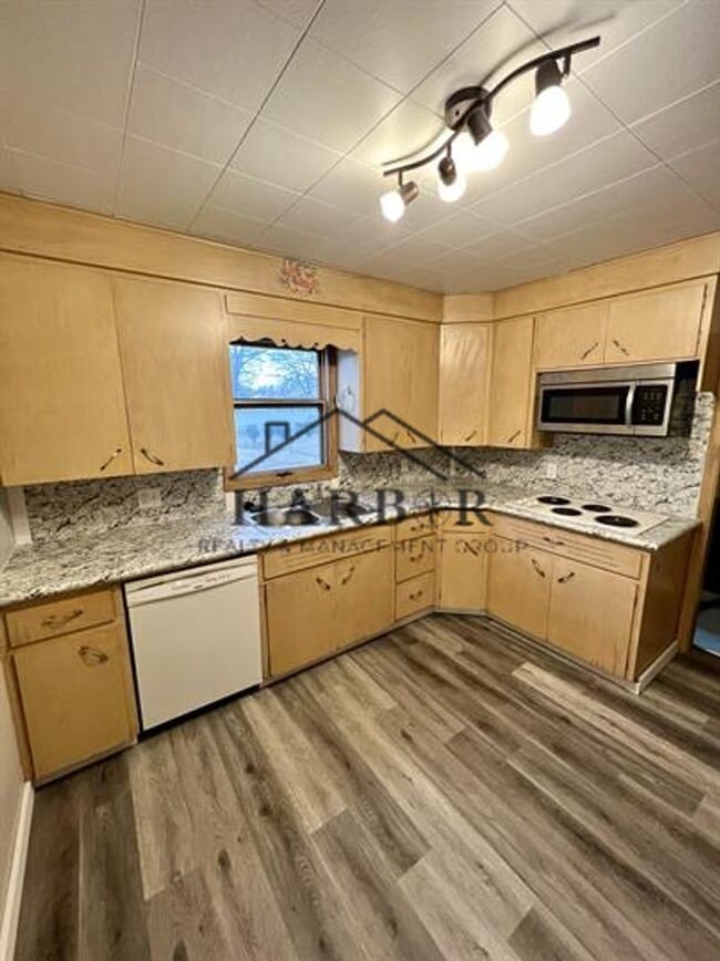 property at 403 10th St NW