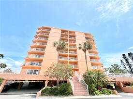 7430 Sunshine Skyway Ln S in St. Petersburg, FL - Building Photo
