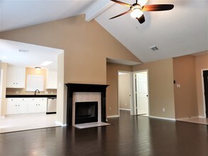 126 W Russet Grove Cir in Conroe, TX - Building Photo - Building Photo