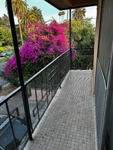 1339 N Hobart Blvd in Los Angeles, CA - Building Photo - Building Photo
