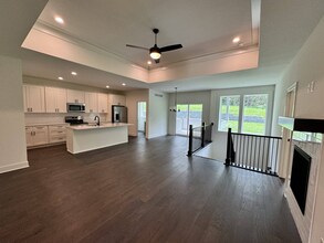 1617 SW Hedgewood Ln in Lee's Summit, MO - Building Photo - Building Photo