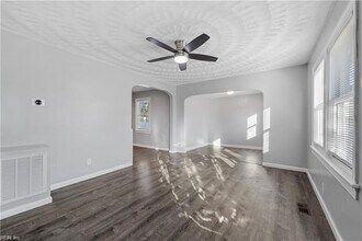 3221 Hyde Cir in Norfolk, VA - Building Photo - Building Photo