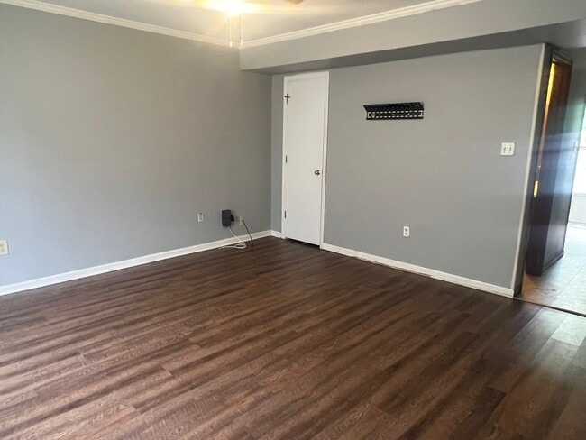 3208 Crestwood Dr, Unit A in Kinston, NC - Foto de edificio - Building Photo