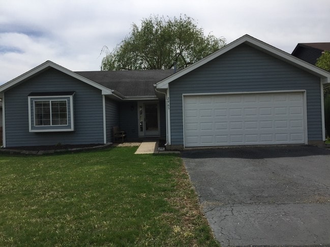property at 2965 Middlebury Ct W