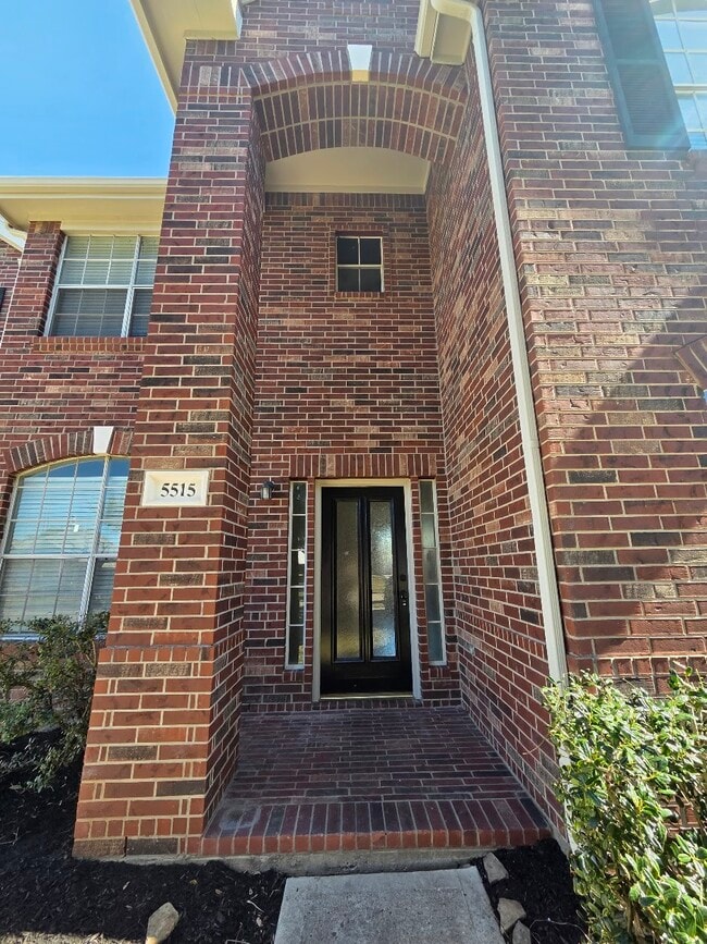 property at 5515 Gatesprings Ln