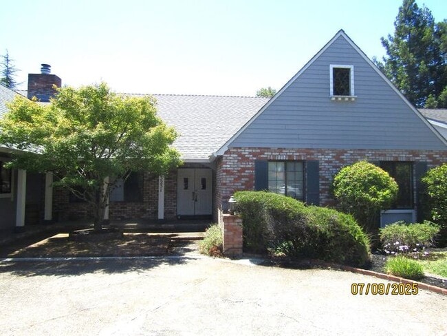 3231 Cobblestone Dr in Santa Rosa, CA - Building Photo - Building Photo