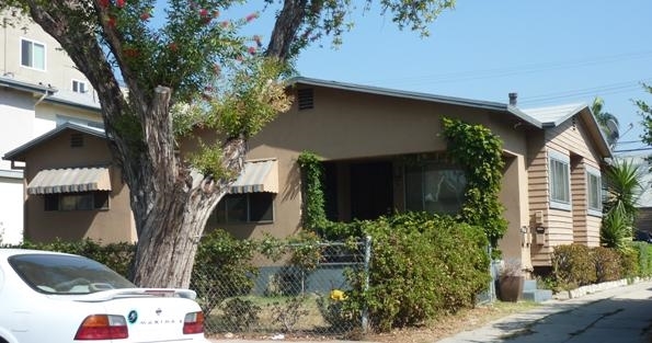 908 Wilcox Ave in Los Angeles, CA - Foto de edificio