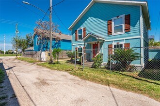 909 32nd St in Galveston, TX - Building Photo - Building Photo