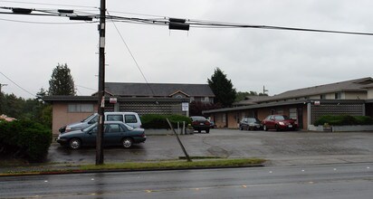 Madrona Apartments in Tacoma, WA - Foto de edificio - Building Photo