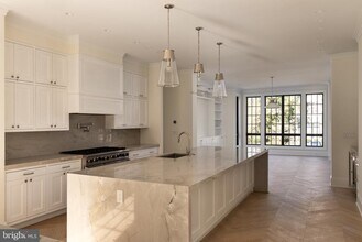 5042 Overlook Rd NW in Washington, DC - Building Photo - Building Photo