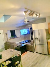 5655 W 2nd Ave in Lakewood, CO - Foto de edificio - Building Photo