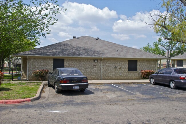 Plateau Ridge in Cleburne, TX - Building Photo - Building Photo