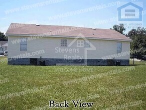 73 Dogwood Pointe Dr-Unit -Unit 2 in McMinnville, TN - Foto de edificio - Building Photo