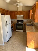 185 N 5th St in Shandon, CA - Building Photo - Building Photo