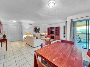 9255 SW 125th Ave in Miami, FL - Building Photo - Building Photo