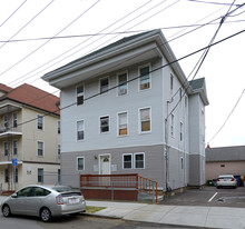 32 Holly St Apartments