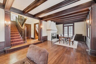 397 Split Rock Rd in Syosset, NY - Building Photo - Building Photo