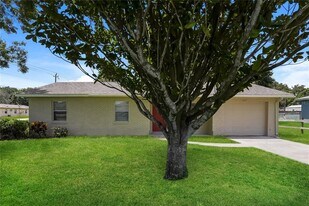 4049 Tonya Ct in Lakeland, FL - Building Photo