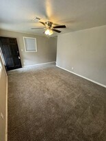 3623 Avenue E in Nederland, TX - Building Photo