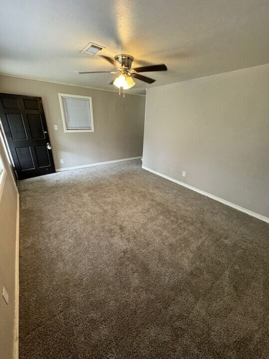 3623 Avenue E in Nederland, TX - Building Photo