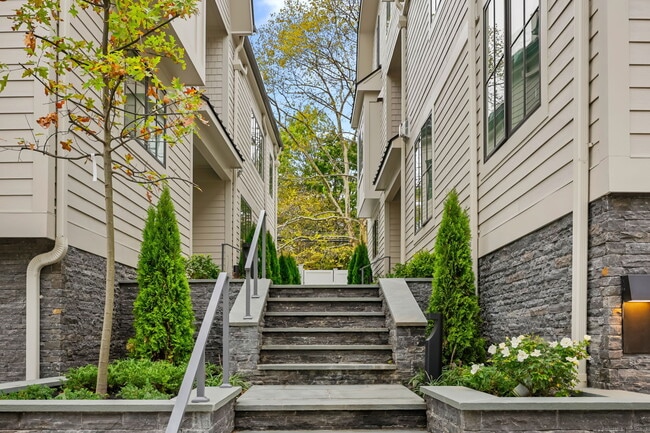 191 Field Point Rd in Greenwich, CT - Building Photo - Building Photo