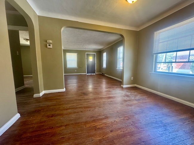 1104 Riverview Blvd in St. Louis, MO - Building Photo - Building Photo