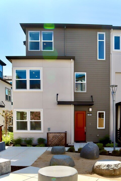 203 Spire Cmn in Fremont, CA - Building Photo