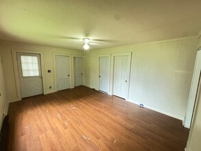 114 Vega St in Jamestown, NY - Building Photo - Building Photo
