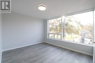 199 Augusta Ave in Toronto, ON - Building Photo - Building Photo