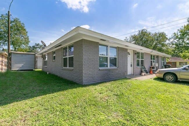 716 Hargest St in Prairie View, TX - Building Photo - Building Photo