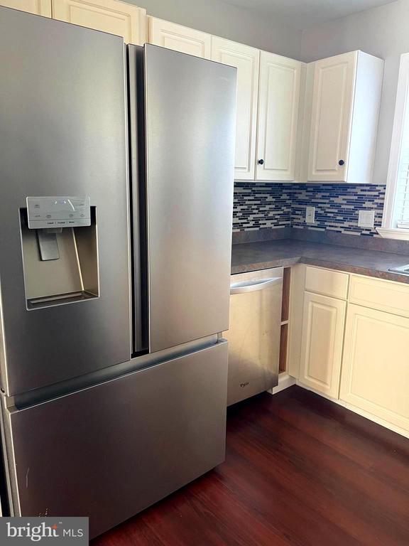 4195 Nantucket Dr in Mechanicsburg, PA - Foto de edificio - Building Photo