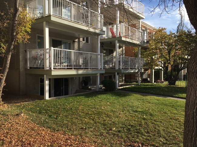 Mission Riverside Apartments in Calgary, AB - Building Photo - Building Photo